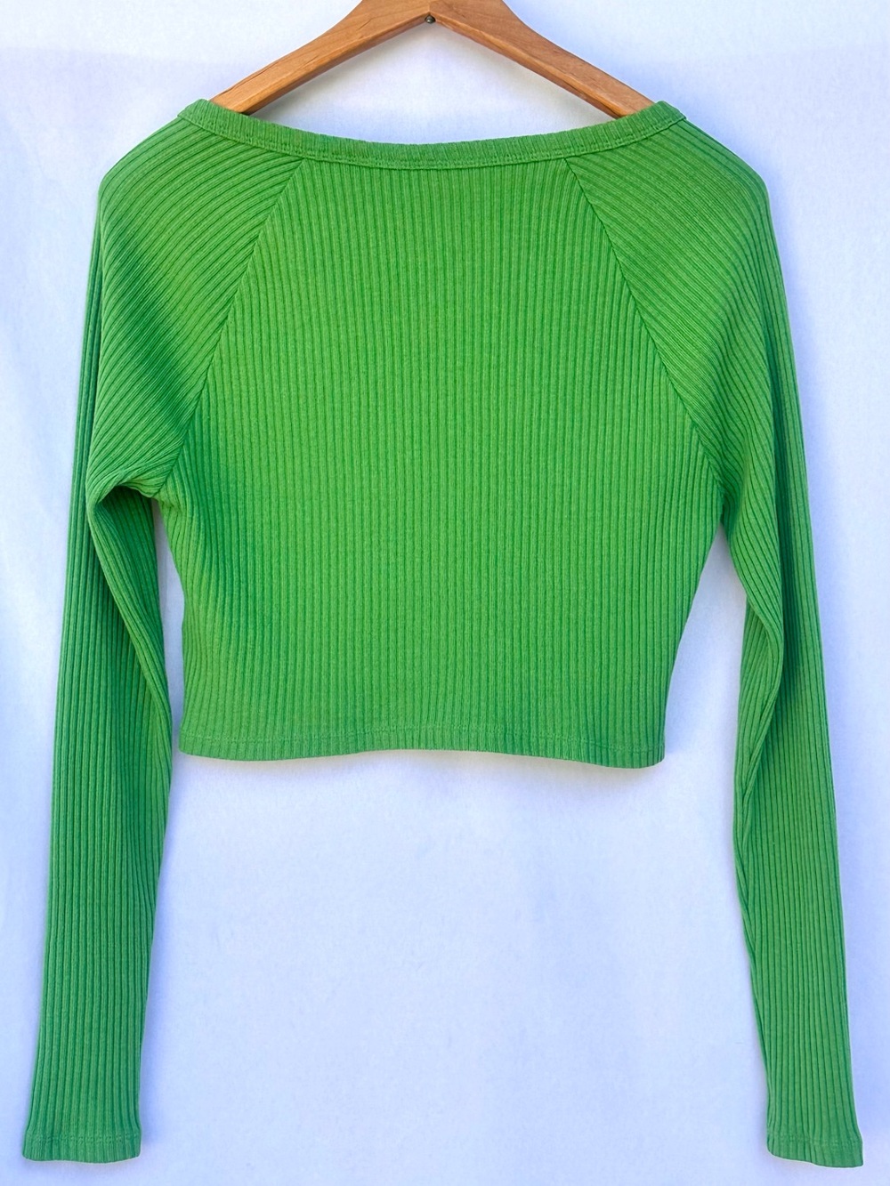 Levi's Bright Green Ribbed Button-Front Crop Top - Picture 2 of 8